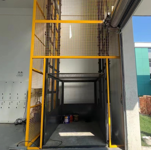 五指山导轨式升降机助力物流园破解运输难题