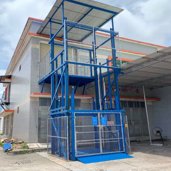 五指山建材厂室外升降货梯安装